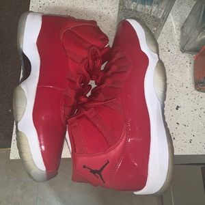 Jordan Gym Red 11s
